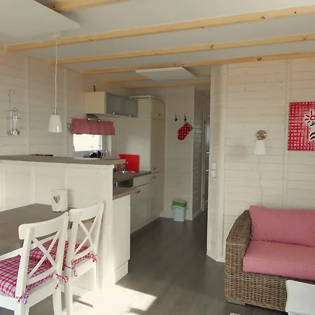 Дом отдыха Houseboat Lottas Meerzeit, Kaminofen, Dachterrasse, Parkplatz *