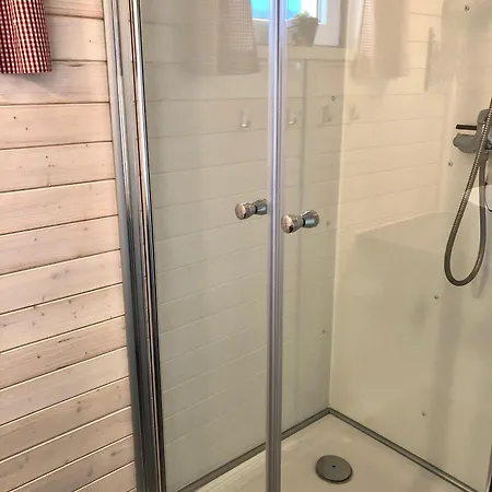 Houseboat Lottas Meerzeit, Kaminofen, Dachterrasse, Parkplatz Casa vacanze Neustadt in Holstein